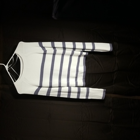 Jessica Simpson Sweater Women's M White Grey Nautical‎ Stripes Cropped Oversized - Picture 1 of 13